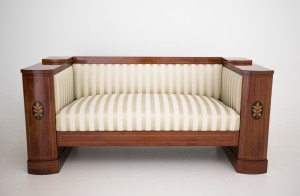 antyczna sofa